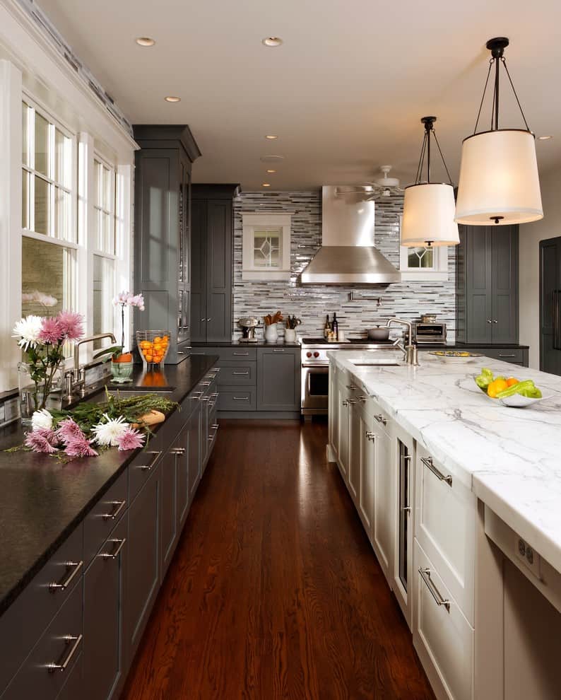 two-tone-kitchen-cabinets-Transitional-Kitchen-Colour-Schemes-Chicago