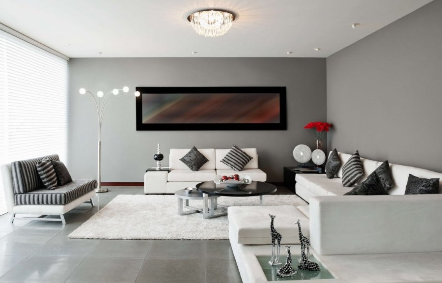 Белая мебель в серой гостиной стиля минимализма