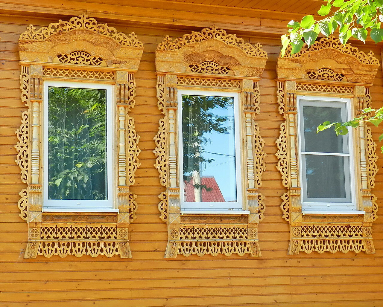 Обналичники на окна в деревянном доме фото:  на окна в .