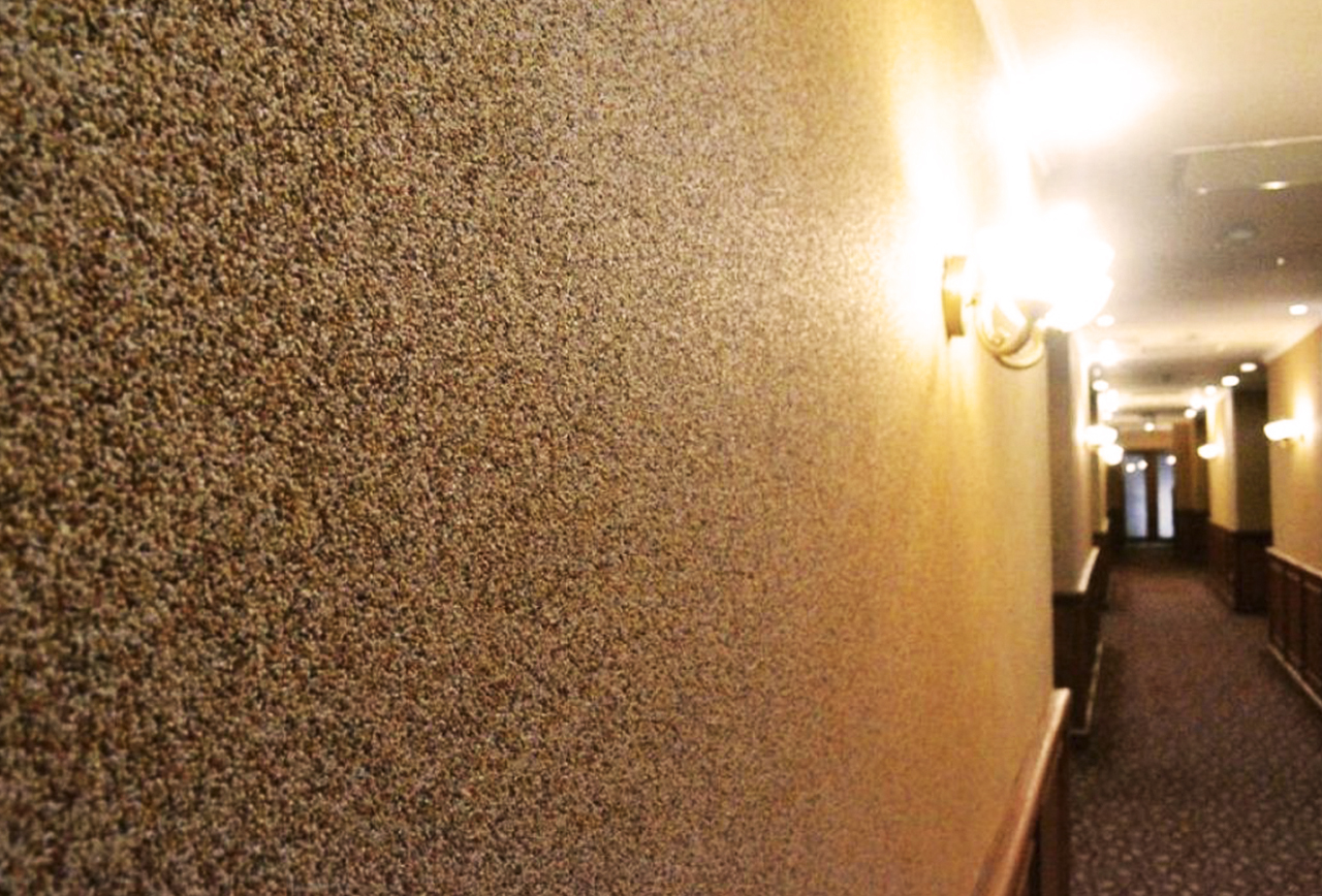 Фото каменной штукатурки в коридоре