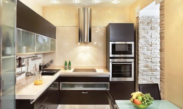 Тесная кухня гостиная без двери будет казаться просторнее