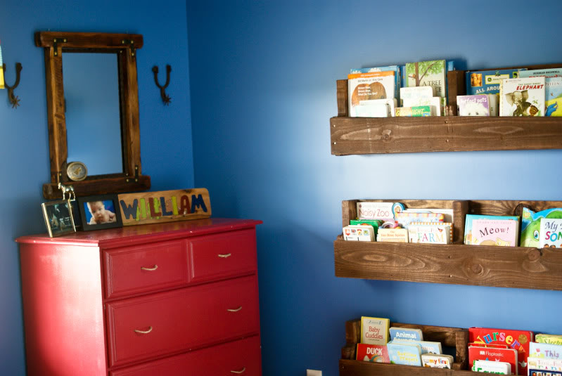 diy pallet bookshelf