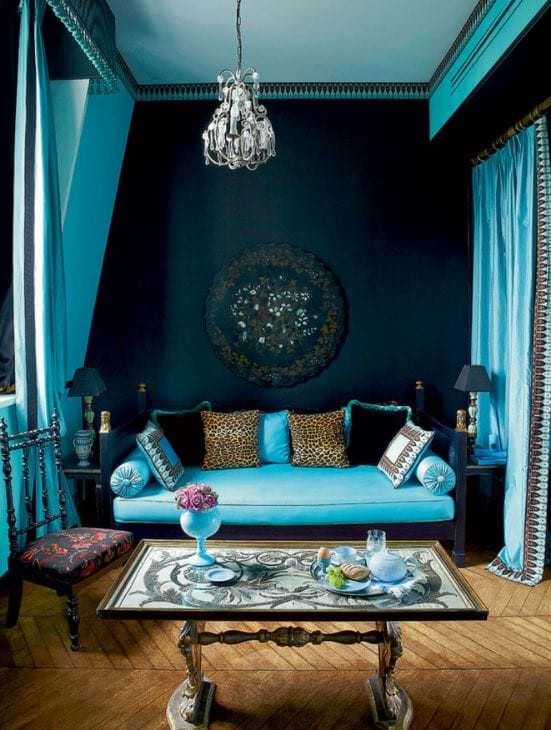 красивый декор спальни в бирюзовом цвете