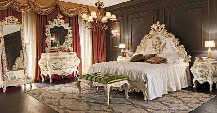 светлый декор спальни в стиле барокко