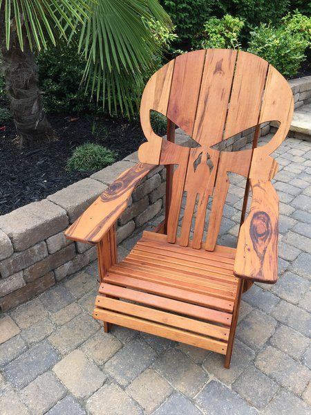 Садовое кресло из дерева