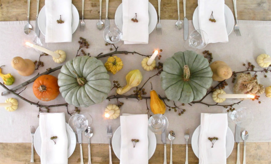 Simple fall dining table 900x545 Gorgeous Dining Table Fall Decor Ideas for Every Special Day in Your Life